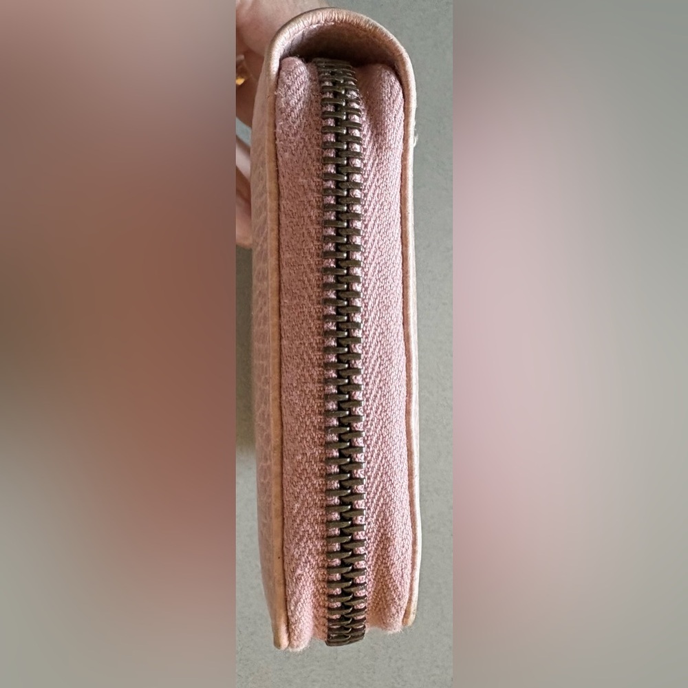 Gucci Farfalla Blush Pink Leather Zip Wallet with Gold Butterfly - Picture 4 of 9